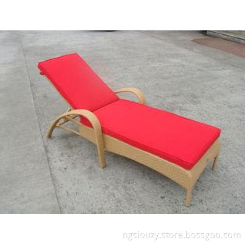 Resin Wicker Chaise Lounge , Foldable Cane Beach Lounge Cha